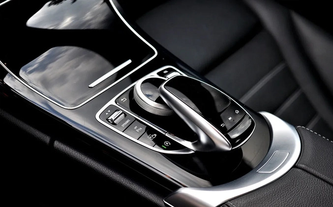 Mercedes-Benz Klasa C cena 134900 przebieg: 140000, rok produkcji 2019 z Krynki małe 742
